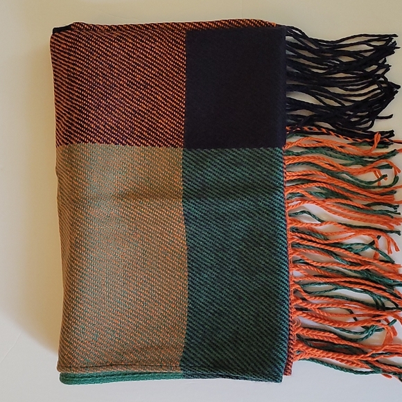 NWOT Women's Long Scarf - Picture 4 of 11